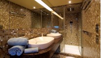 BLUE PRINCESS STAR -  Guest Ensuite